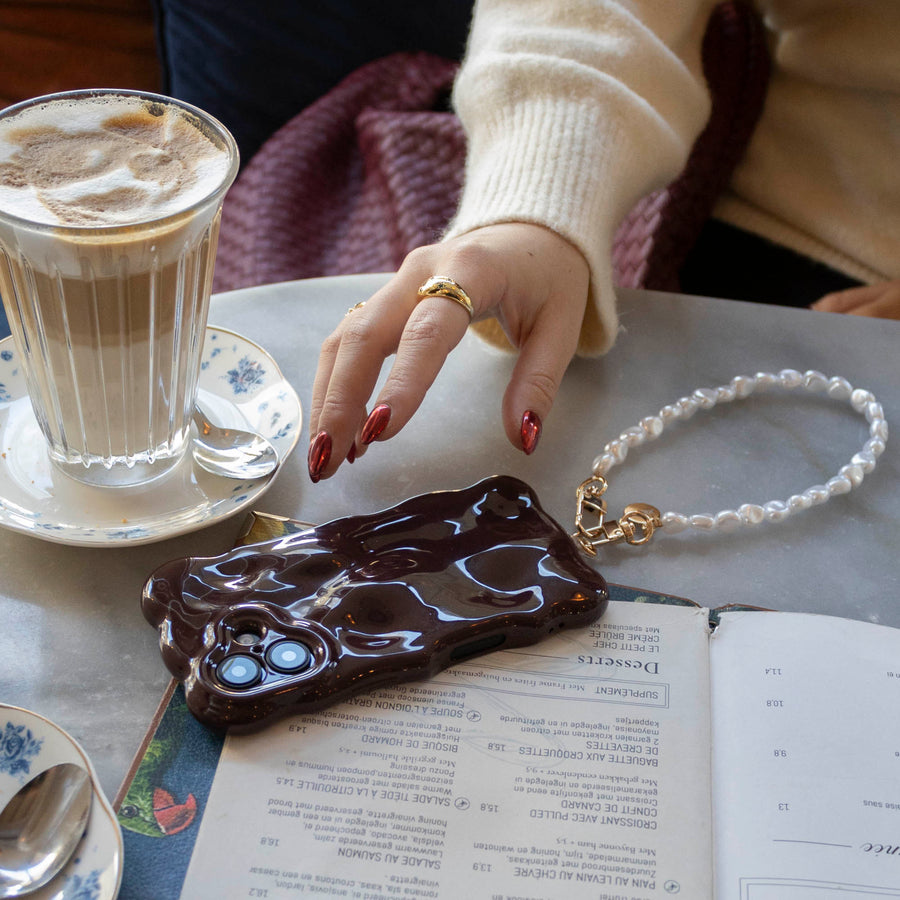 Bubbly case Burgundy with Cord - iPhone 14 Pro