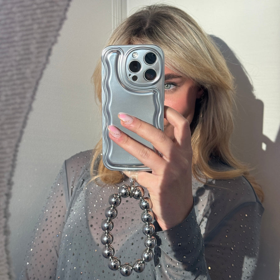 xoxo Wildhearts - Wavy case Silver met Silvery beads (easy cord) - iPhone 13