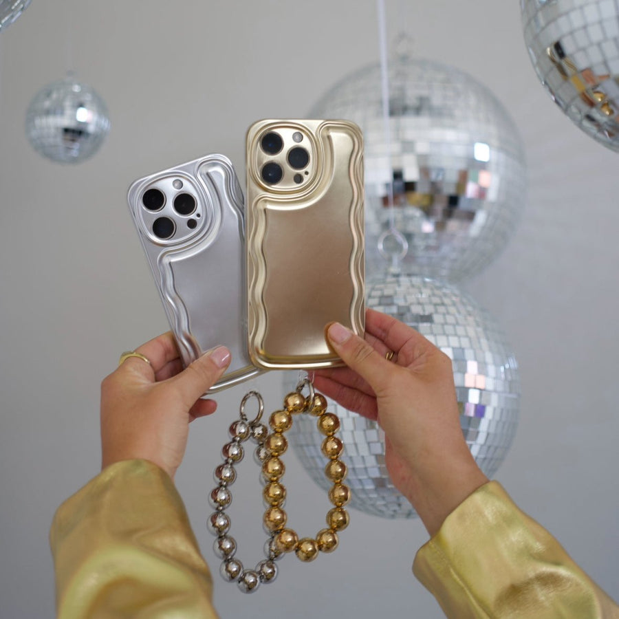 Wavy case Gold met Goldy beads (easy cord) - iPhone 15 Pro