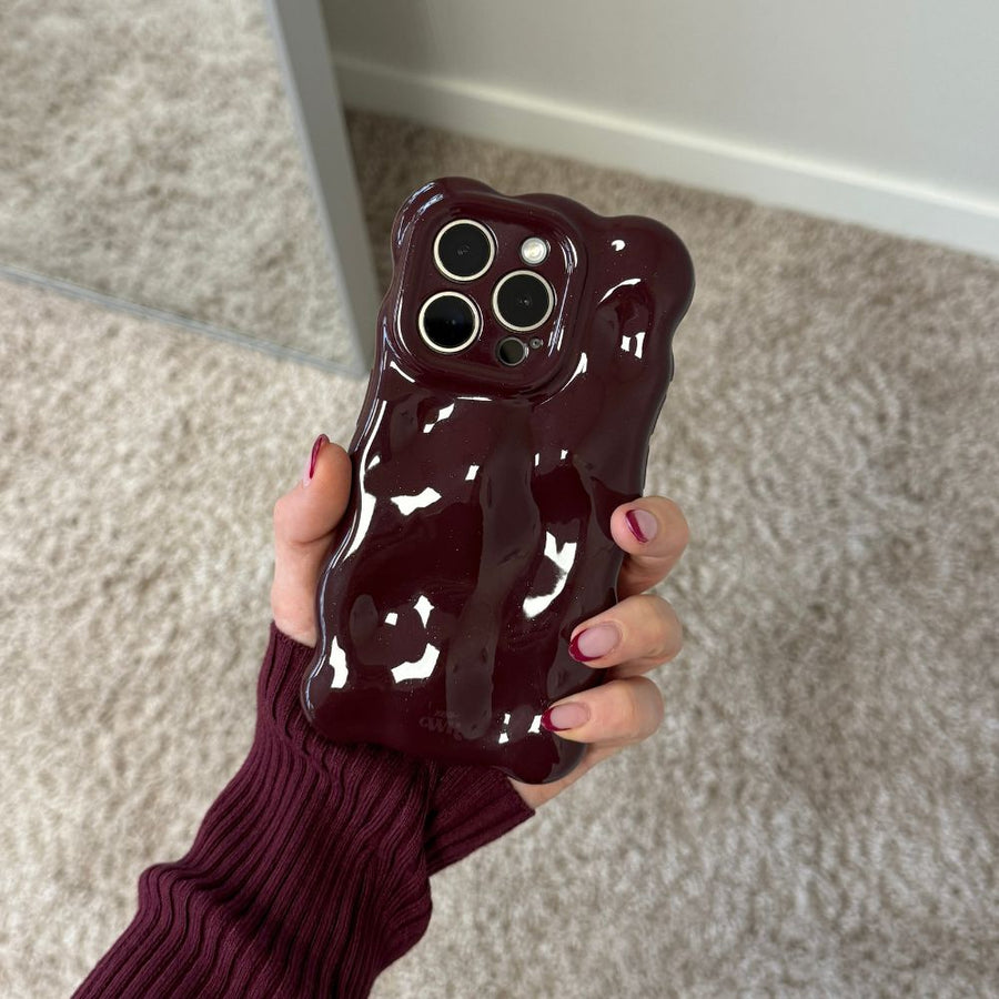 xoxo Wildhearts - Bubbly case Burgundy - iPhone 16